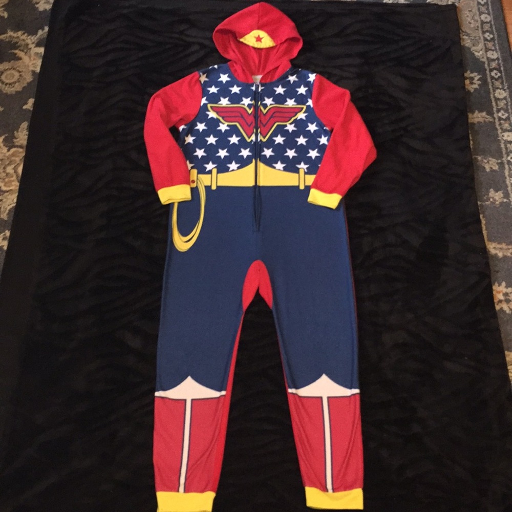 Wonder Woman Sz Yth 7/8 footless hooded onesie